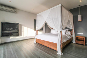 VILLA DELAPAN CANGGU 