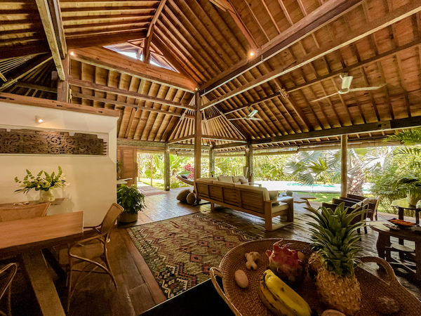  VILLA LANTAI UMALAS 