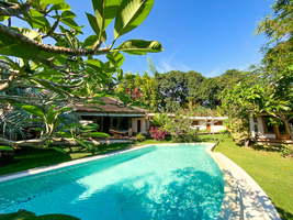  VILLA LANTAI UMALAS 