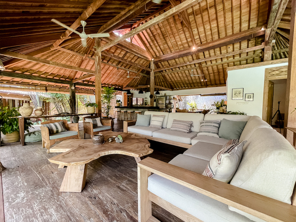  VILLA LANTAI UMALAS 