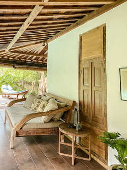  VILLA LANTAI UMALAS 