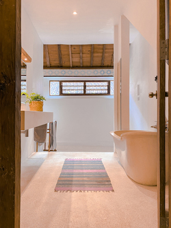  VILLA LANTAI UMALAS 