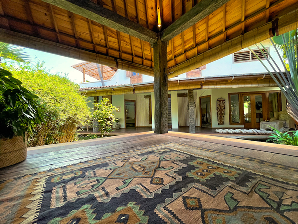  VILLA LANTAI UMALAS 