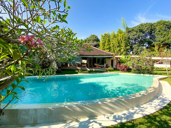  VILLA LANTAI UMALAS 