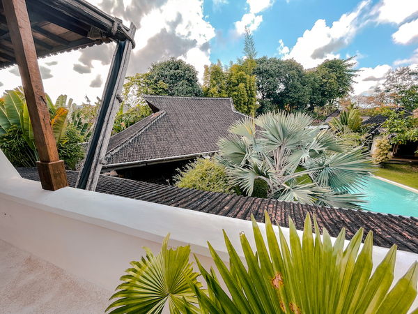  VILLA LANTAI UMALAS 