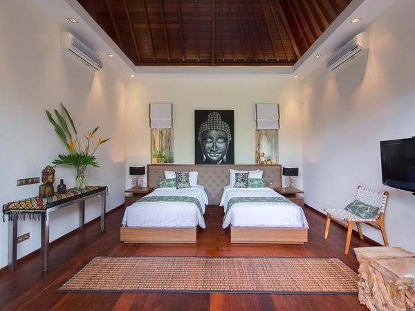  COMPLEX 3 VILLAS OBEROI 