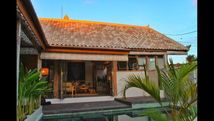  VILLA KAYU KECIL 