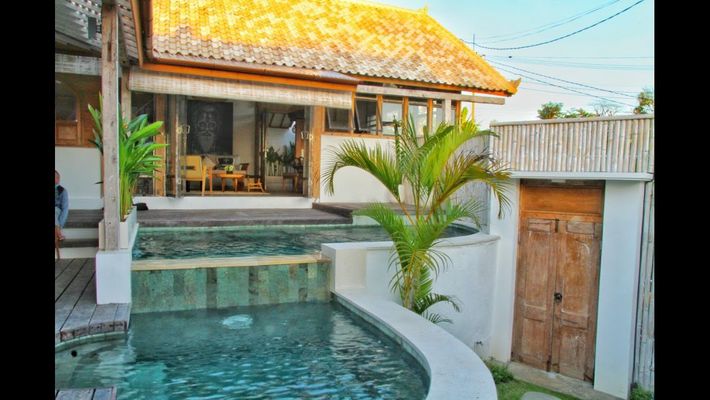  VILLA KAYU KECIL 