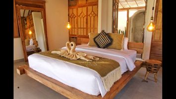  VILLA KAYU KECIL 