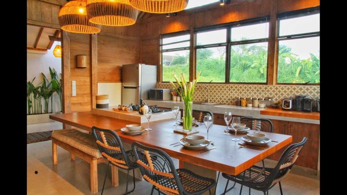  VILLA KAYU KECIL 