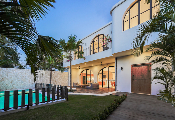  VILLA AZUR 