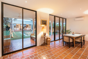  VILLA WHITE JOGLO 