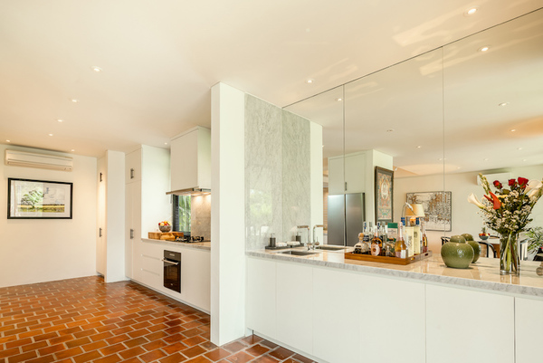  VILLA WHITE JOGLO 