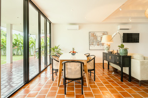  VILLA WHITE JOGLO 