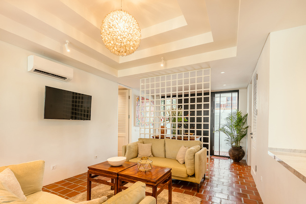  VILLA WHITE JOGLO 