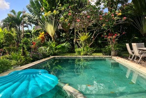  VILLA KAYU KAYU UMALAS 