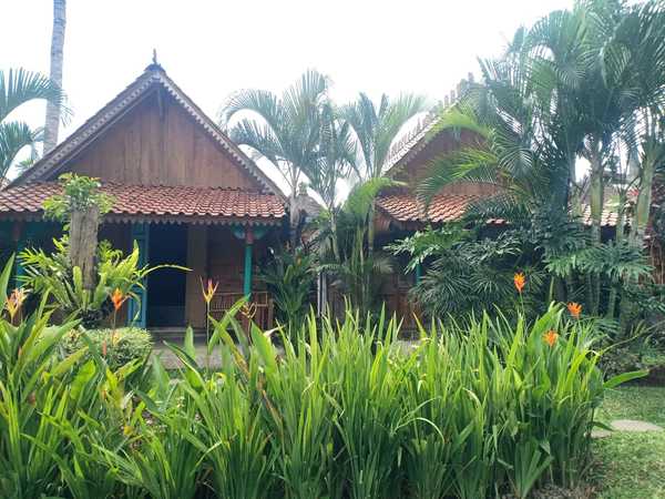  GUESTHOUSE CEMAGI 