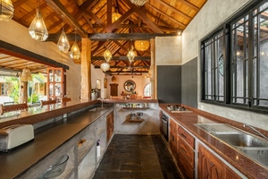  VILLA KAYUSTEPH 