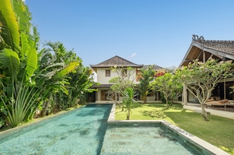  VILLA KAYUSTEPH 