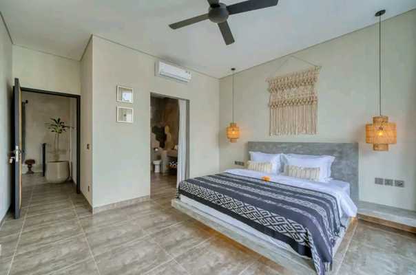  VILLA SLIM 