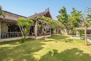  VILLA KAYUSTEPH 