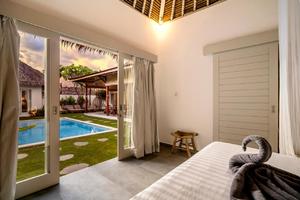  VILLA SENANG 
