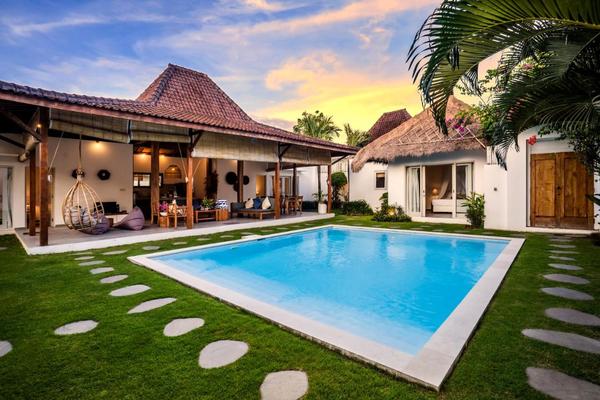  VILLA SENANG 