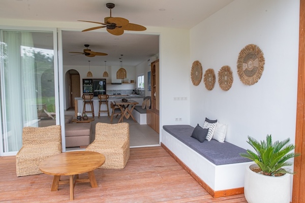  VILLA WHITE KEDUNGU 