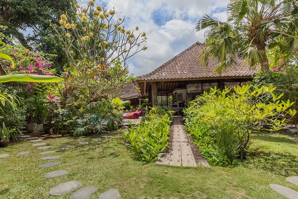  VILLA KAYULAMA UMALAS 