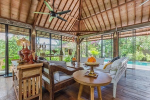  VILLA KAYULAMA UMALAS 