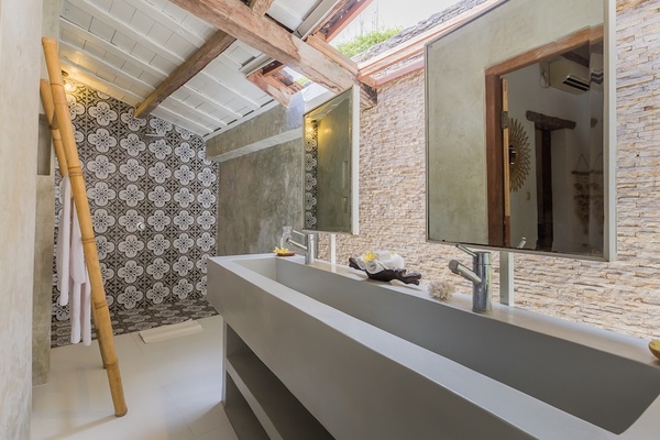  VILLA KAYULAMA UMALAS 