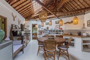  VILLA KAYULAMA UMALAS 