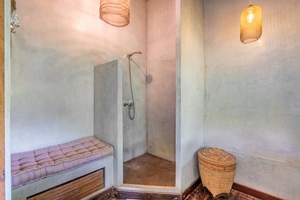  VILLA KAYU CUPEK 2 