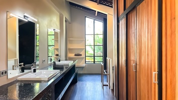  VILLA HITAM 