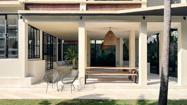  VILLA HITAM 