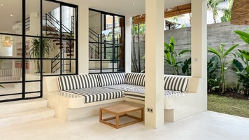  VILLA HITAM 