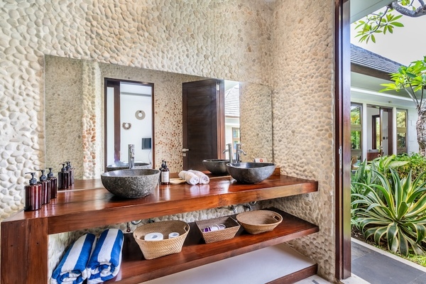 VILLA ATHENA 