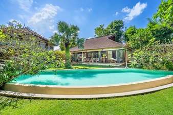  VILLA LANTAI UMALAS 