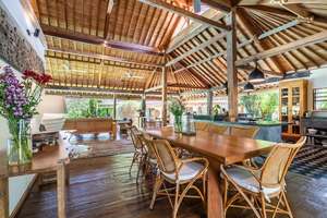  VILLA LANTAI UMALAS 