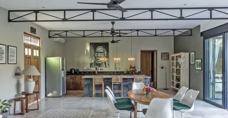  VILLA TROPICAL UMALAS 