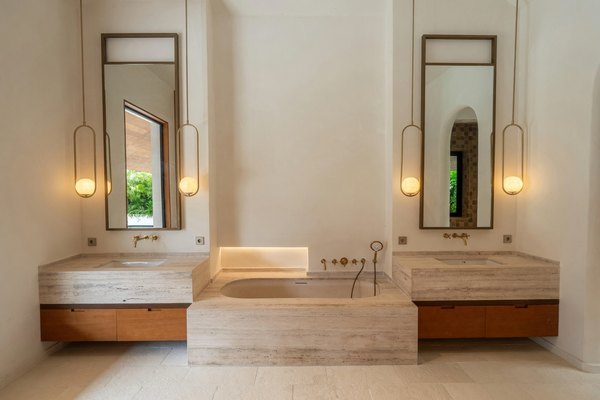 5-BEDROOM GARDEN VILLA PERERENAN 10 ARE