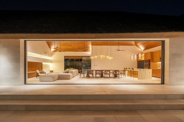  5-BEDROOM ESTATE VILLA PERERENAN 11 ARE 
