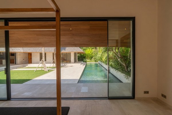 5-BEDROOM GARDEN VILLA PERERENAN 10 ARE