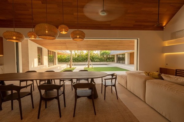 5-BEDROOM GARDEN VILLA PERERENAN 10 ARE