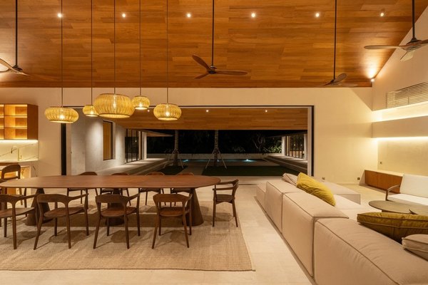5-BEDROOM GARDEN VILLA PERERENAN 10 ARE