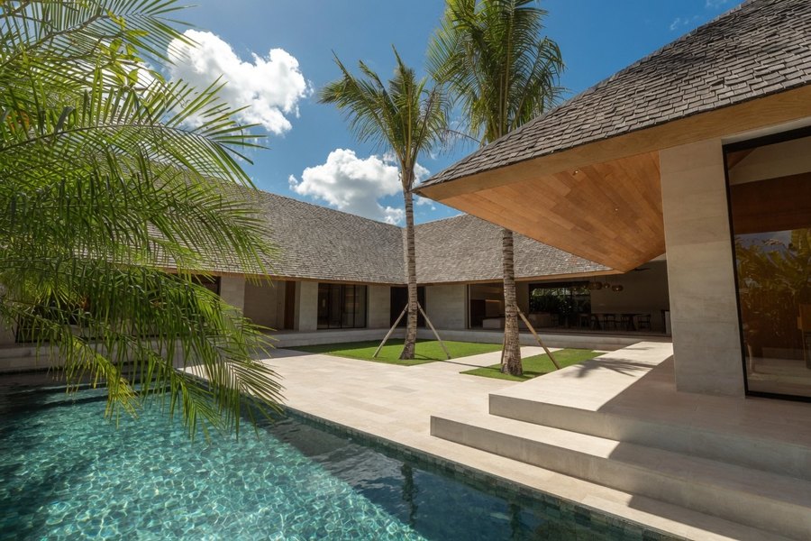 5-BEDROOM GARDEN VILLA PERERENAN 10 ARE