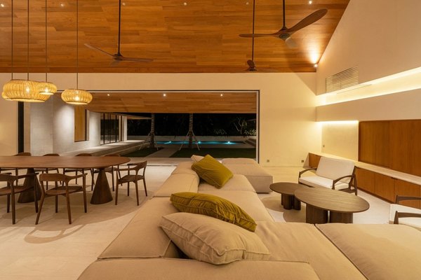  5-BEDROOM ESTATE VILLA PERERENAN 11 ARE 