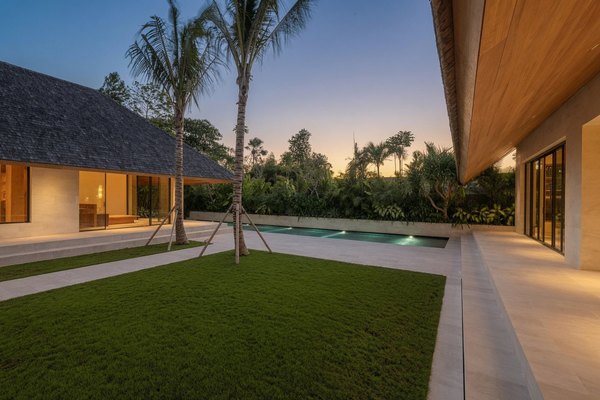  5-BEDROOM ESTATE VILLA PERERENAN 11 ARE 