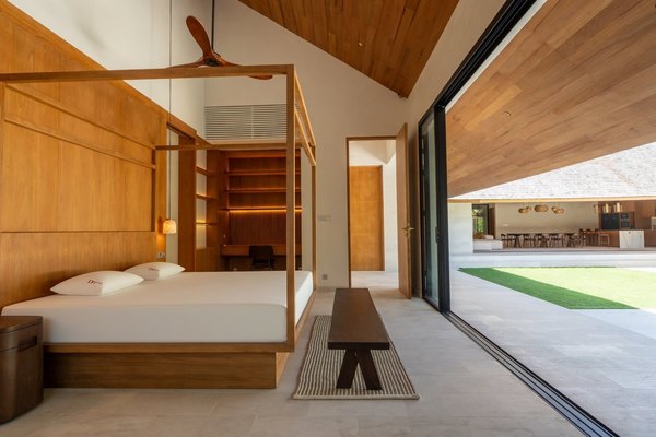 5-BEDROOM GARDEN VILLA PERERENAN 10 ARE