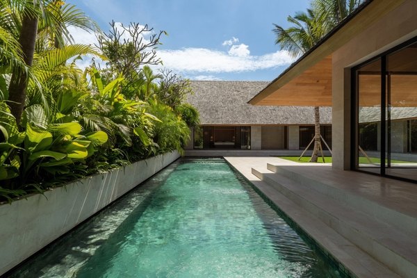 5-BEDROOM GARDEN VILLA PERERENAN 10 ARE